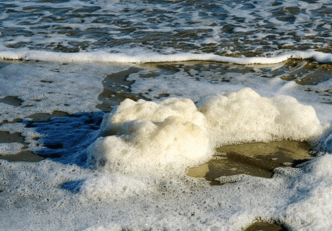 污水泡沫